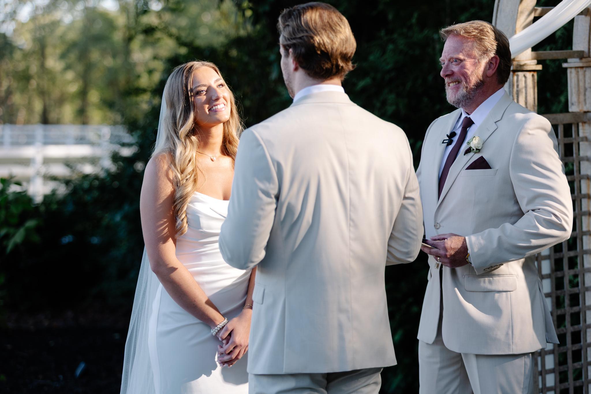 The Irreplaceable Value of a Professional Wedding Photographer